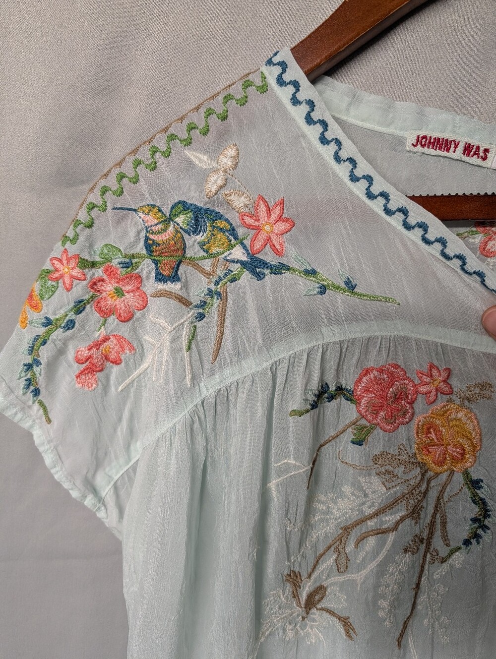 Johnny Was Aqua Tie-Neck Tunic with Flowers + Hummingbird Embroidery Size Small - Picture 10 of 14